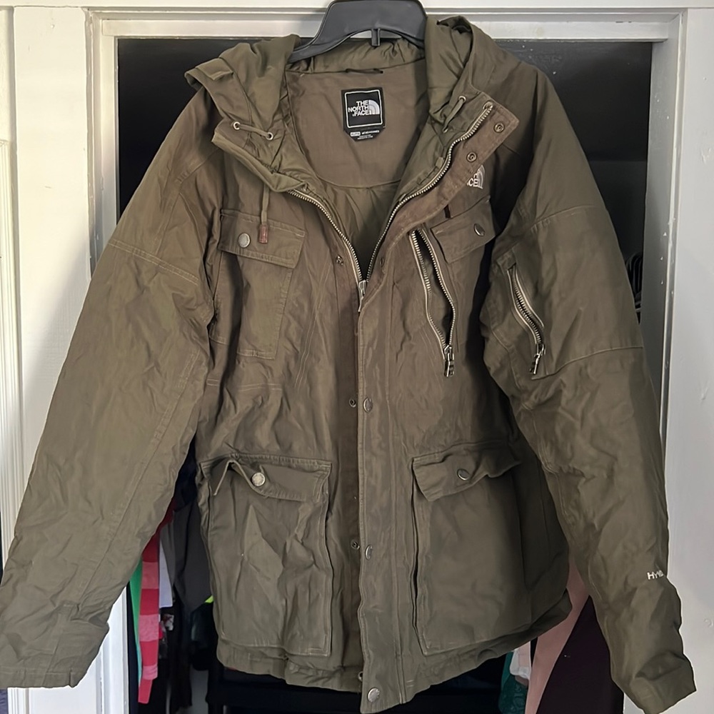 The NorthFace Mens Hyvent Military Green Jacket